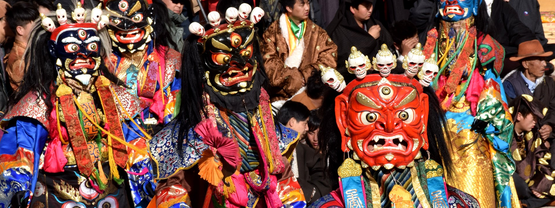 Entdeckungsreise zum tibetischen Neujahr Losar im tibetischen Gebiet Amdo in Provinzen Qinghai und Gansu