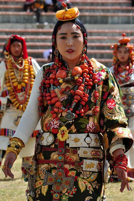 Gruppenreise zum Schamanenfest und Pferderennenfest in Osttibet Amdo-Kham 2017