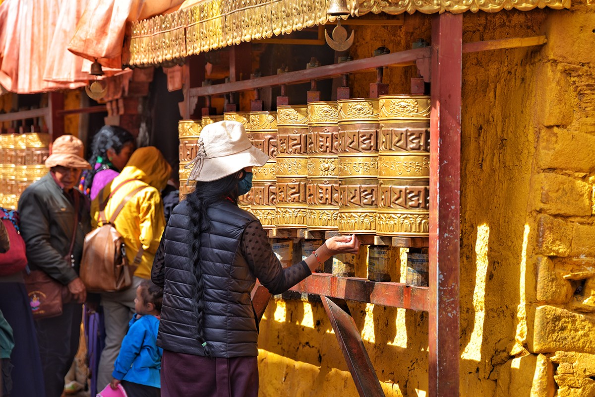 Believers at Barkhor Street | Foto von Liu Bin
