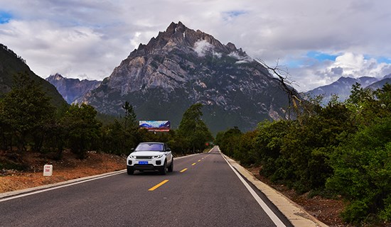 Mietwagenreise von Sichuan nach Tibet auf G318 Highway