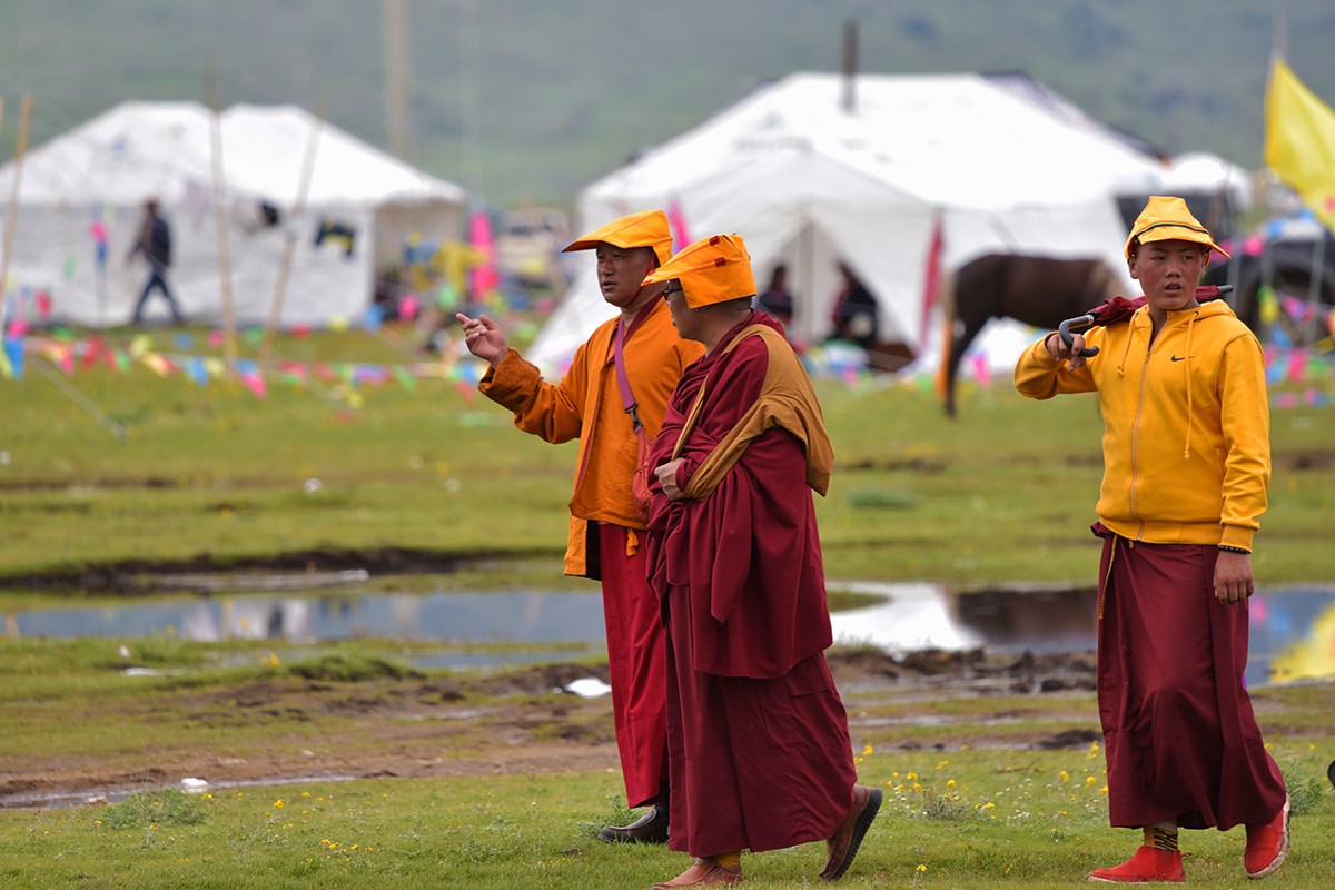 Pferderennenfest (Nomadenfest, Reiterfest) in Litang