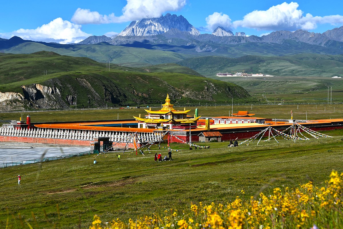 Muya Goldene Pagode und Yala Berg | Foto von Liu Bin