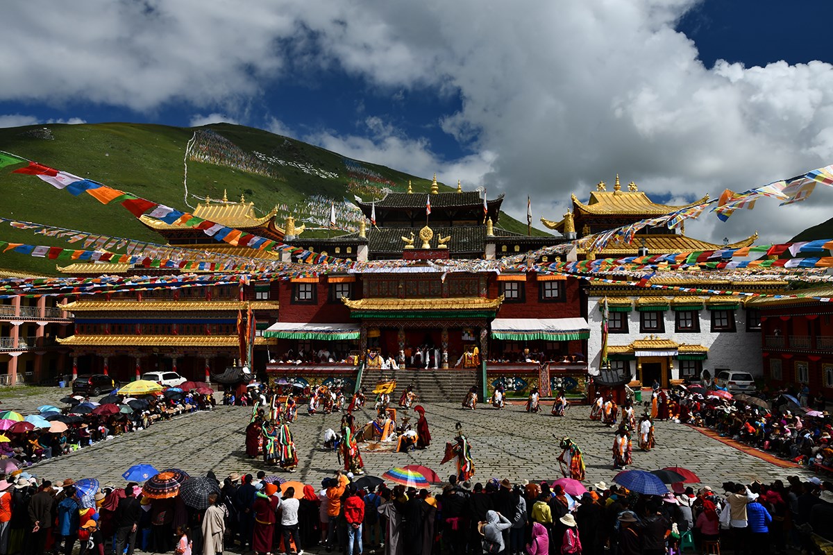Mask Dance Festival at Tagong Monastery | Foto von Liu Bin