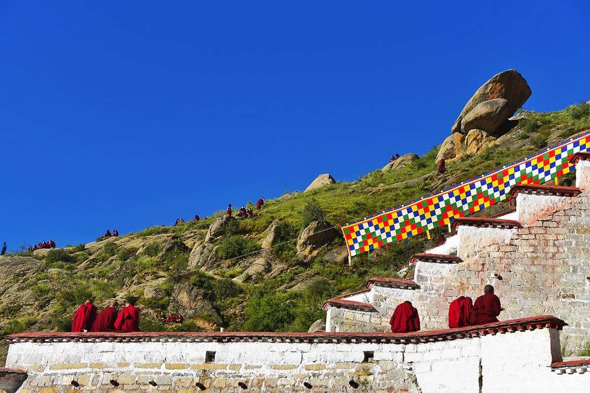 Thangka Unfolding at Drepung Monastery | Foto von Liu Bin