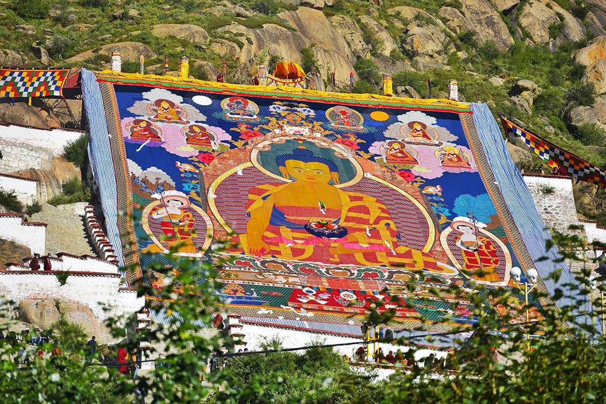 Thangka Unfolding at Drepung Monastery | Foto von Liu Bin