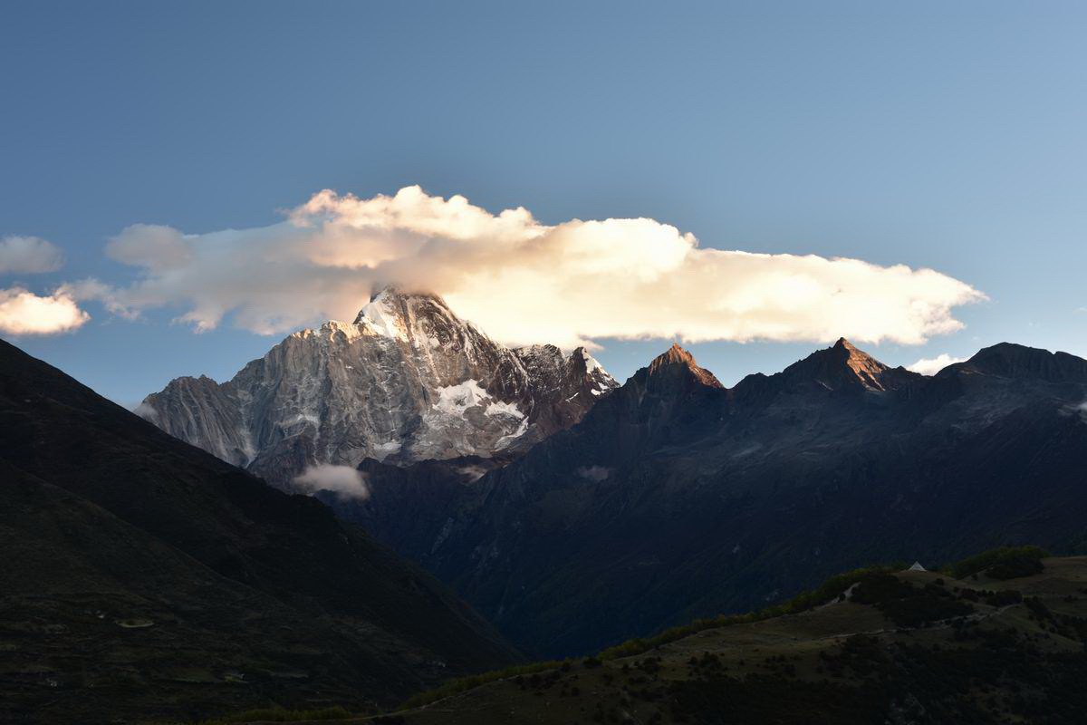 Sunrise of Siguniang Mountain | Foto von Min Zhao