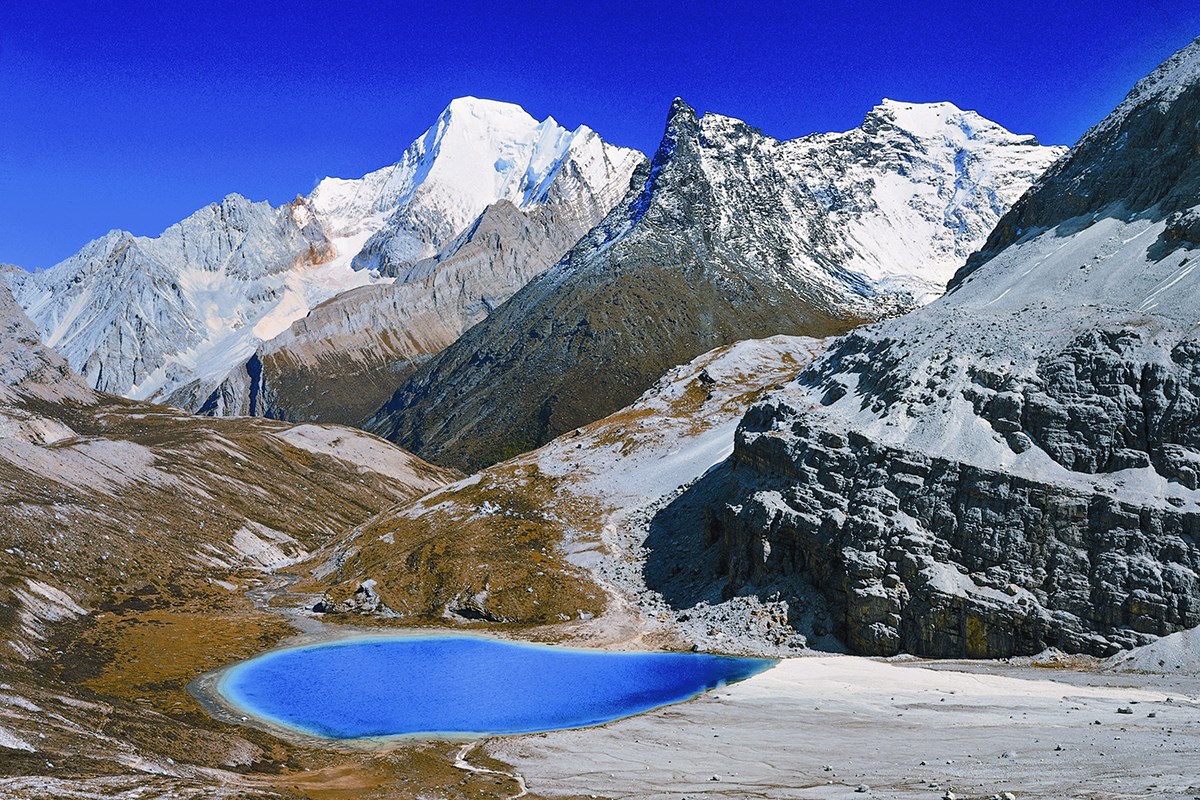 Milk Lake in Yading 