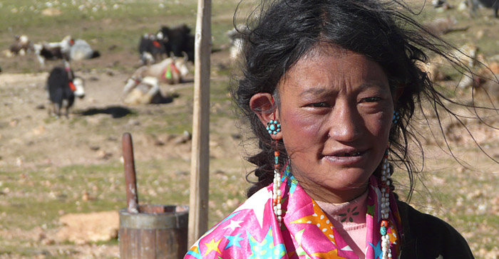 Eine Frau in Nordtibet Qiangtang 