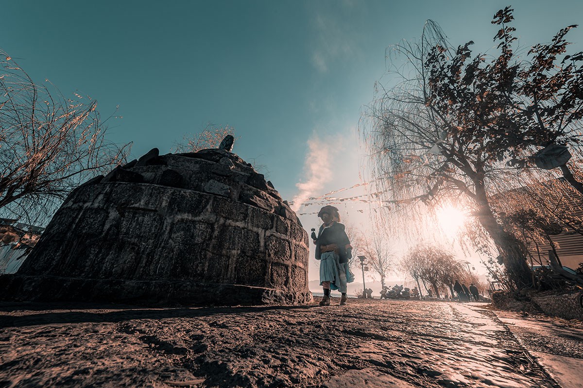 By Lugu Lake | Foto von Min Zhao